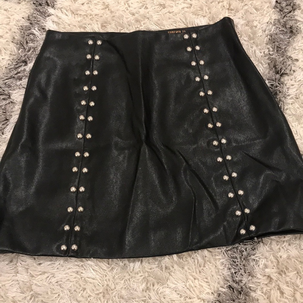 Edgy leather skirt!